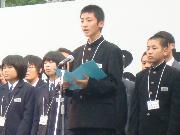 写真:名古屋まつりのステージで被災体験を語る小友中学校の生徒