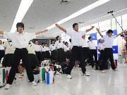 写真:セントレアで感謝のエールを贈ってくれた米崎中学校の3年生