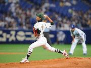 写真:ドラゴンズ戦の始球式に登板した米崎中学校野球部のエース