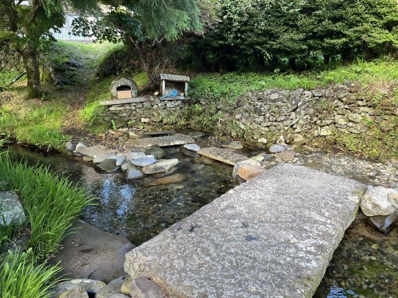 写真:清水の湧き口2