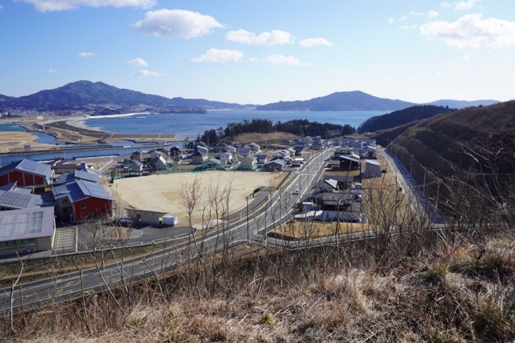 写真：高台の現在の様子。徐々に復興が進んでいる。