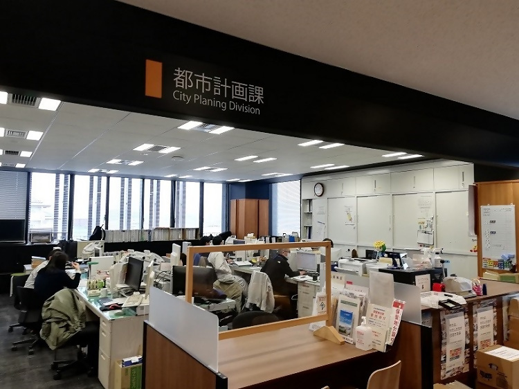 写真：執務室内の様子