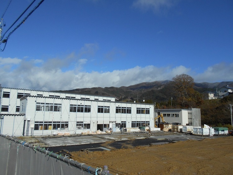 写真:仮設庁舎解体工事風景