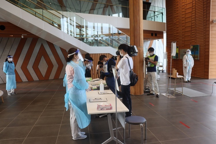 写真:避難所受付