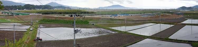 写真:気仙町の2021年5月の盛土状況。