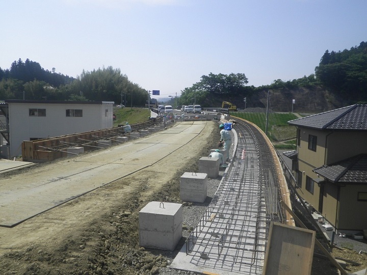 写真:工事が完了していない区間