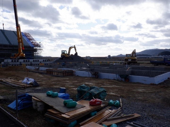 写真:基礎部分。工事中である。