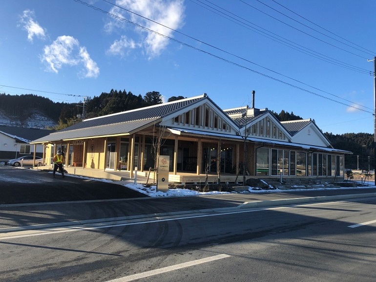 写真:開店した「発酵パーク・カモシー」。発酵をテーマとする店舗が入っている。