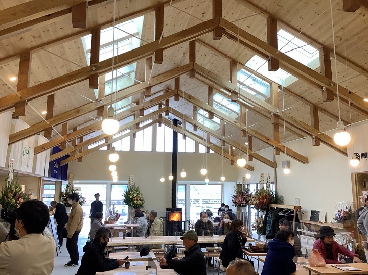 写真:商業施設「CAMOCY(カモシー)」の店内の様子