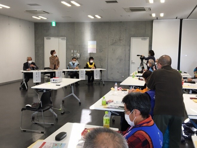 写真:意見交換会の様子1