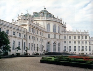 写真:ストゥピニージ宮殿