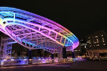 オアシス21の「水の宇宙船」の写真