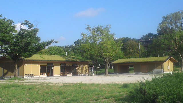 東山の森「里山の家」と「くらしの森」の写真