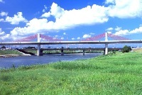 写真:赤とんぼ橋の庄内川堤防からの風景