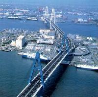 写真:名港トリトン