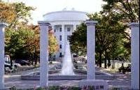 写真:名古屋市演劇練習館及び稲葉地公園1