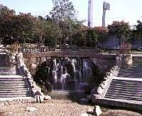 写真:山崎川親水広場及び鼎小橋1