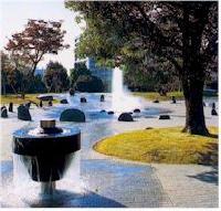 写真:名城公園 彫刻の庭「水の広場」