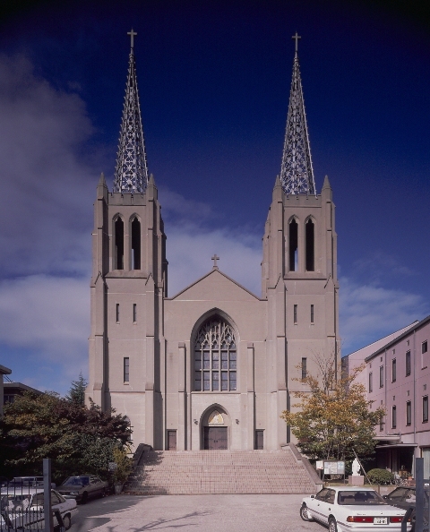 写真:カトリック布池教会聖堂