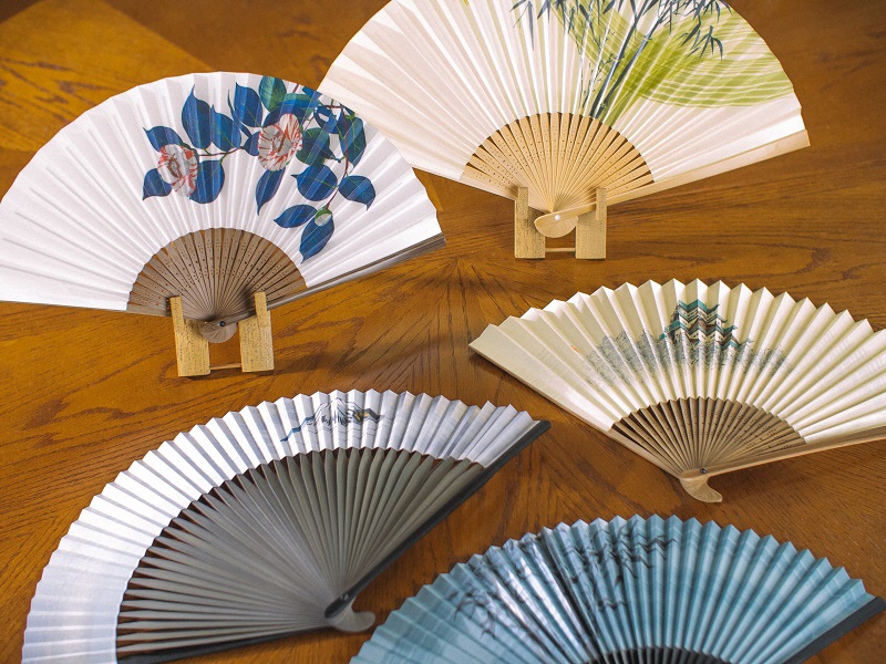 写真：名古屋扇子五種
