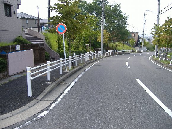 写真：車両用防護柵の例