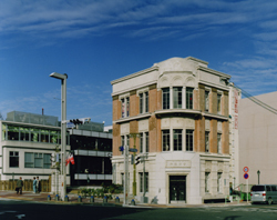 写真:堀川ギャラリー(旧加藤商会ビル)(登録有形文化財)