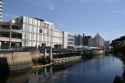 写真:納屋橋の船着場