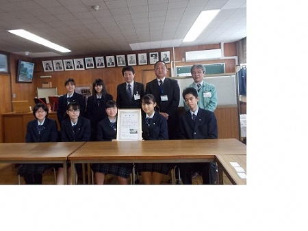 写真：南陽高校「Nanyo Company部」の皆様との記念撮影（平成30年度）