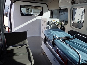 移送車内の写真
