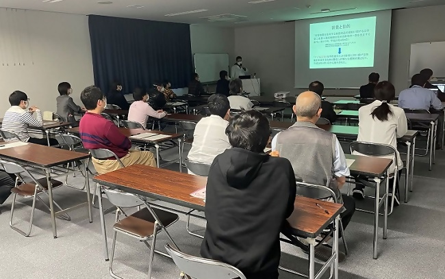 写真:令和5年度の所内研究発表会の様子