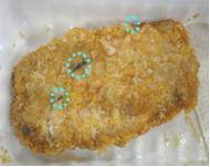 異物が発見されたトンカツの写真