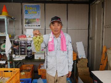 写真：伊藤勝ぶどう園園主