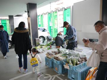 写真:JAなごや千種支店朝市の様子