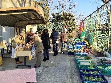 写真:平針南産直朝市の様子