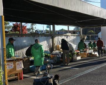 写真:JAみどり桶狭間支店土曜朝市の様子