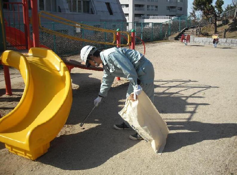 写真：ゴミ拾い＆ゴミ袋回収の様子
