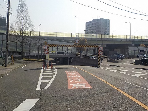 写真：アンダーパス全景