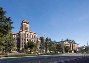 名古屋市役所本庁舎と愛知県庁本庁舎の写真