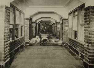 中央廊下の写真(昭和8年)