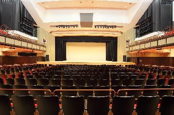 写真：大ホール舞台