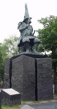 写真：熊本城の前にある加藤清正の像