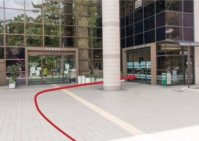 写真：中村公園文化プラザ入口