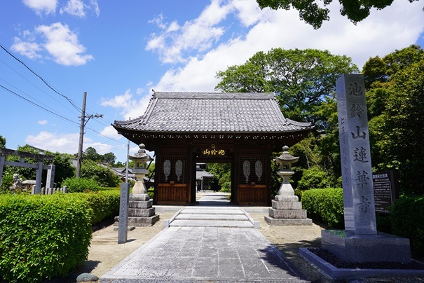 愛知県あま市にあるれんげじ