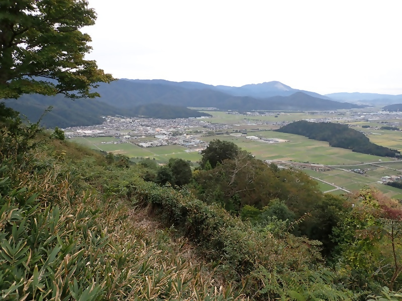 賤ケ岳城跡から秀吉本陣・秀長陣跡をのぞむ