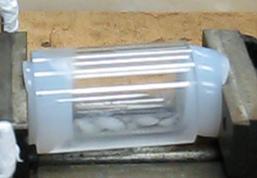 写真：二酸化炭素の液体化実験の様子