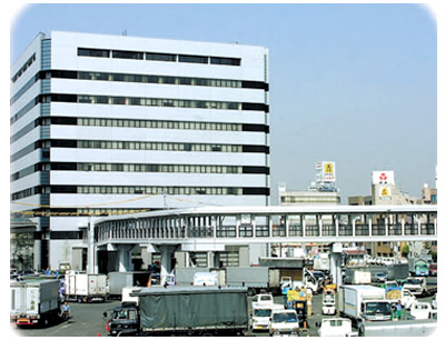 写真:中央管理棟