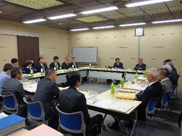 写真:第2回学校規模適正化推進懇談会(全体会)の様子