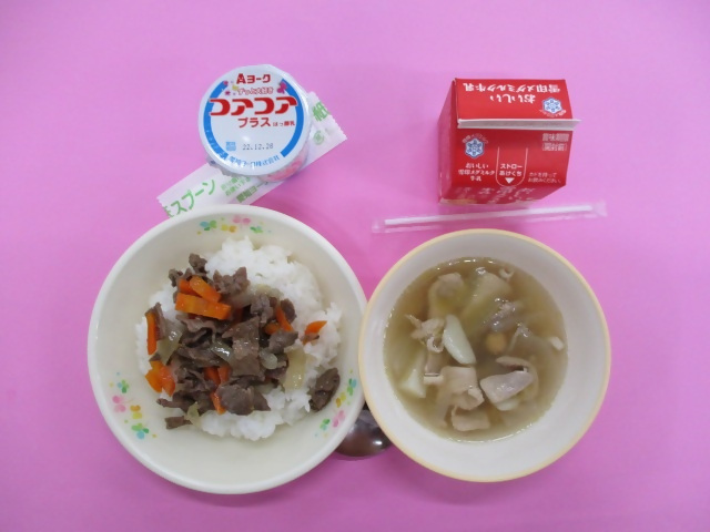 写真:タシケント市にちなんだ献立