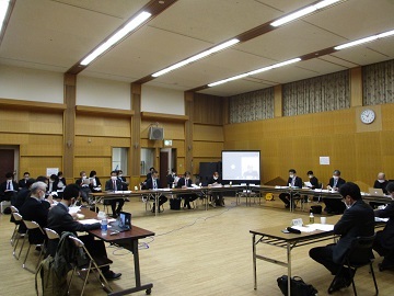 写真：会議の様子(第7回市民会館の整備検討懇談会)