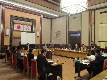 写真：会議の様子(第3回市民会館の整備検討懇談会)